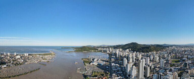 Terrenos do Bradesco e Itaú no Centro de Itajaí Atraem Construtoras para Novos Projetos