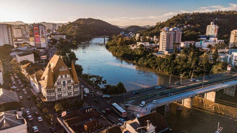 Audiência Pública Discute Construção de Prédio de Luxo em Blumenau