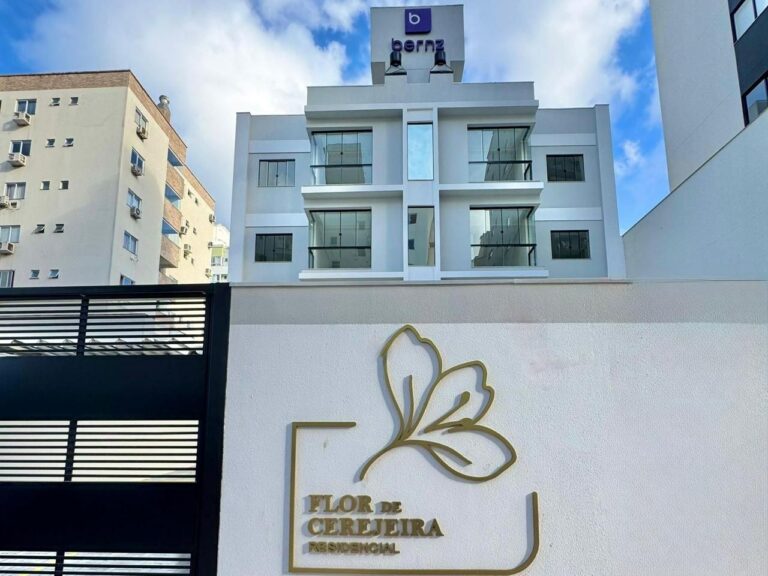 Flor de Cerejeira Residencial Camboriú